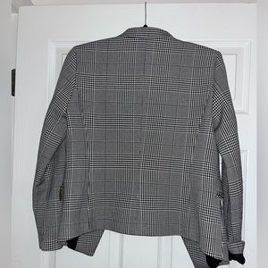 Women’s cropped blazer